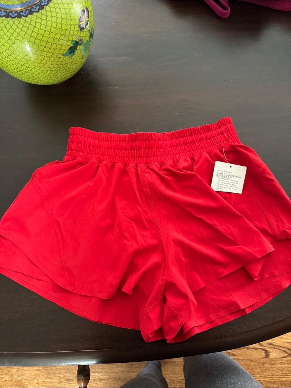LULULEMON NWT Red Shake it Out High Rise 2.5” Run Short S